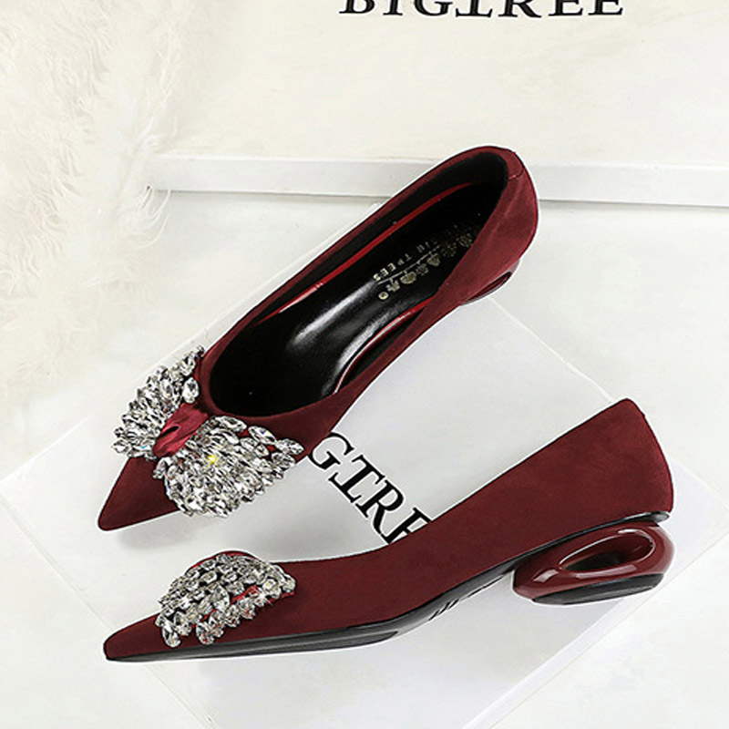 Women'S Shoes - BIGTREE CRYSTAL バタフライデザインのポインテッドトゥパンプス。女性用、デザイナーズ、くり抜き模様、幾何学模様、ローヒール、結婚式やパーティー、ドレスシューズに最適。