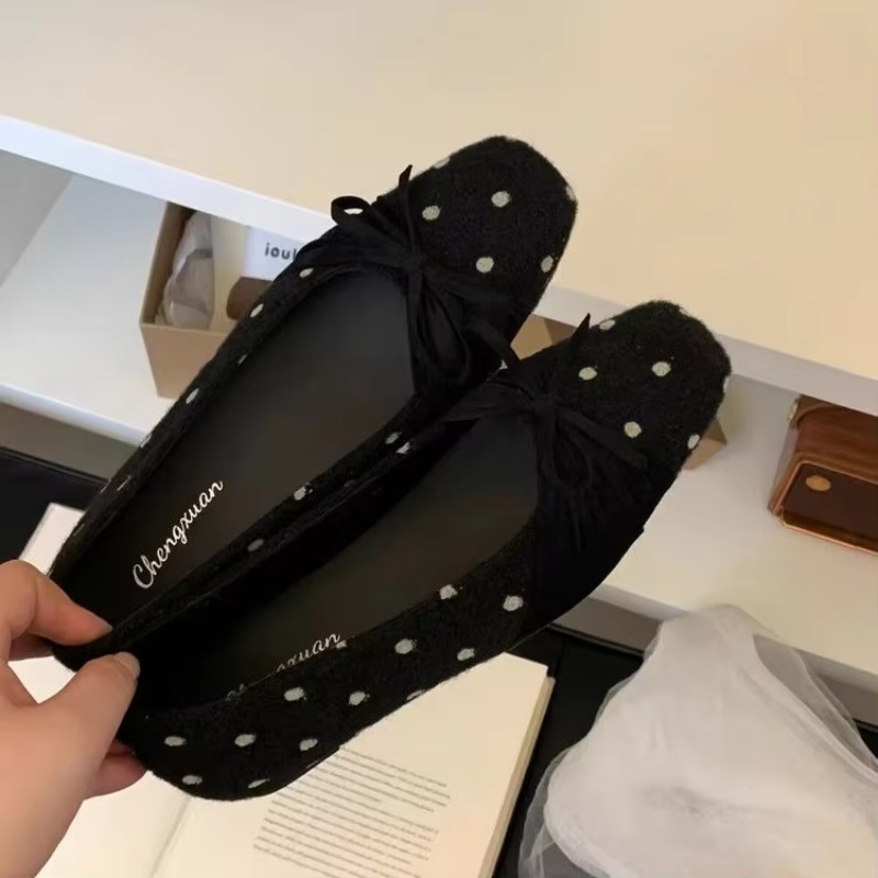 女性用、水玉模様のウール製バレエシューズ、スクエアトゥ、リボ - Women'S Shoes のレビューと価格