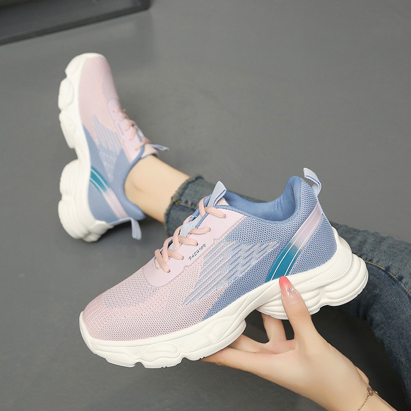 最新トレンドのグラデーションカラーが施された、女性用スニーカ - Knit Fabric Lace Up Sneakers のレビューと価格