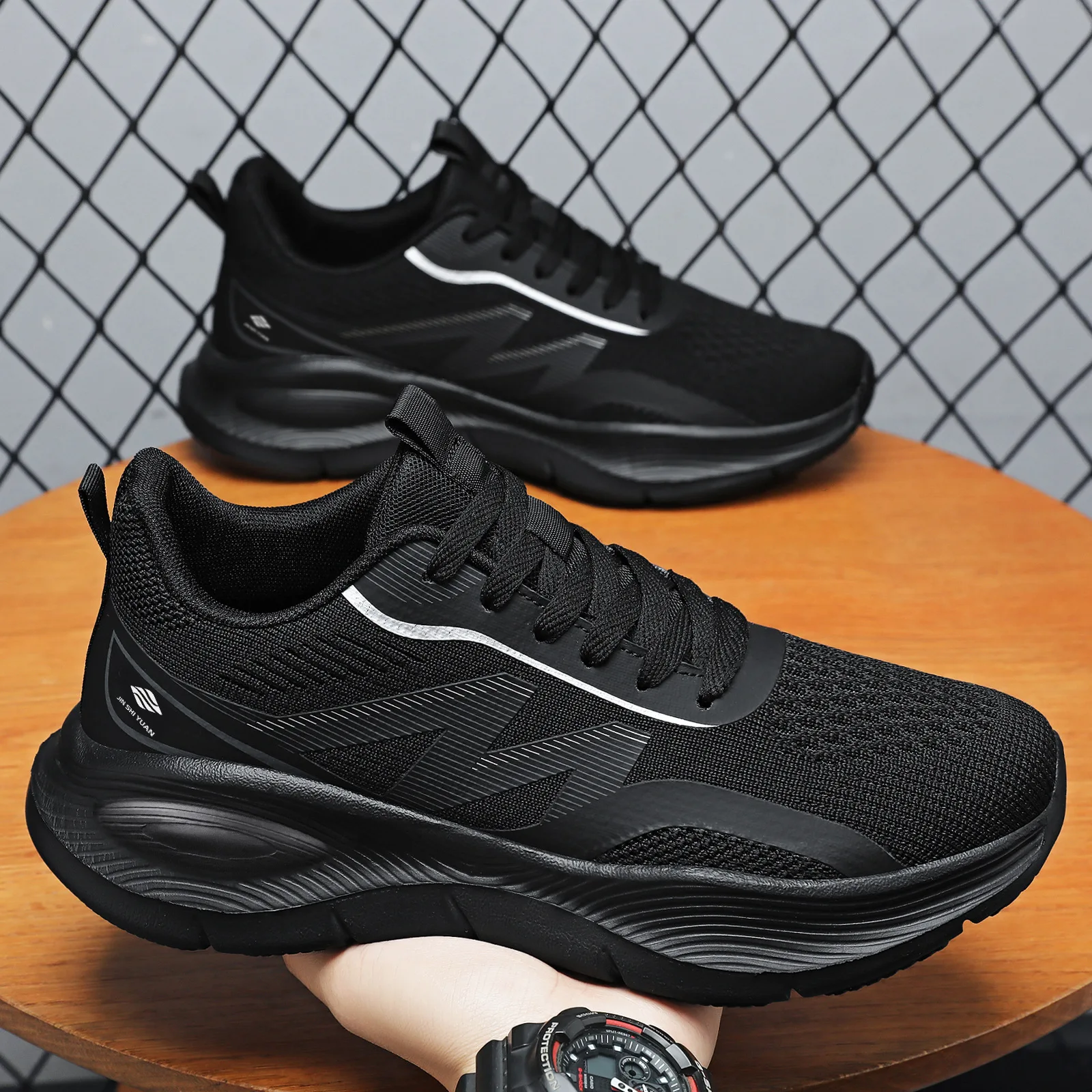 メンズ メッシュ ランニングシューズ 軽量 無地 通気性 衝 - Shock Absorbing Gym Trainers のレビューと価格